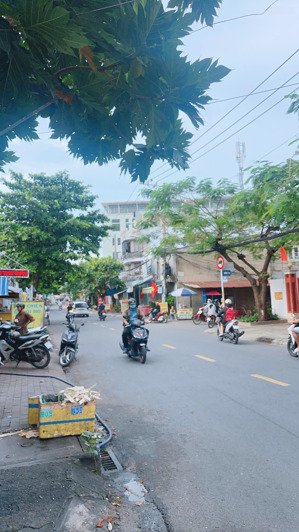 (5x20) nhà đẹp ở ngay 3 tầng, gần đỗ xuân hợp, đường lớn thông, phước long a, chỉ 10,5 tỷ shr
