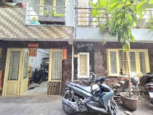 nhà hoàng diệu q4 - hẻm 4m- 67m2 - 4 lầu đúc ko qh- giá 10 tỷ nhỉnh