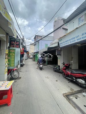 mặt tiền q4 - nhà c4- 45m2 nở hậu- kdc hiện huữ - giá 6 tỷ nhỉnh