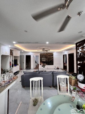 chung cư giải phóng - lô góc , 2ban công * 145m2 sổ
cách bv.bạch mai , đh bách -kin