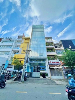 chuyển nhượng building sân bay mt cộng hòa q tân bình.dt (14m x20m) 2h 10t giá 130 tỷ.hđt 500tr