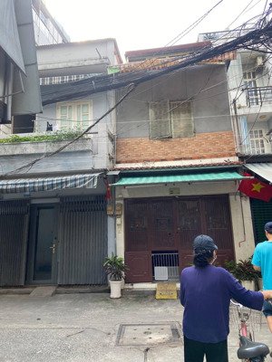 bán nhà 2mt hxh đường cách mạng tháng 8 quận 3.kc:2 tầng.giá 13,7 tỷ