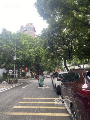 siêu phẩm! toà văn phòng trần thái tông, 130m2 x 9 tầng, mt 11.3m, lô góc,ôtô tránh,kinh doanh đỉnh