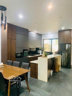 bán biệt thự 140m2 tặng kèm nội thất cao cấp đẹp lung linh-nơi đáng đầu tư giá nhỉnh 20 tỷ.