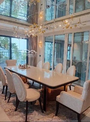 hiếm! bán căn penhouse cầu giấy, dt 320 m2, thông tầng trên cao tuyệt đẹp!
