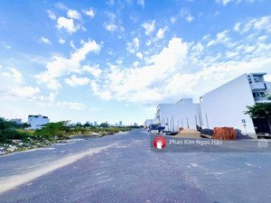 bán nhanh lô đất nền 100m2, kđt vcn phước long 2, đường rộng 20m giá chỉ 8 tỷ.