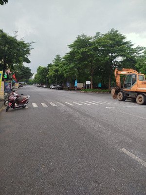 nhà tứ hiệp ngay đô thị hồng hà, ngõ thông tứ tung dt 58m giá hơn 7 tỷ