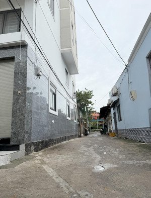 bán nhà mới 4 tầng,hẻm oto tới nhà,ngay him lam quận 7,diện tích 65m2,30m ra đường lớn,hơn 10 tỷ tl