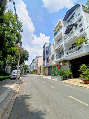 dt: 90m2, mặt tiền kdc bình phú, 4 tầng 5pn 6wc, văn minh, yên tĩnh