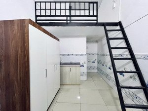 phòng trọ duplex gác cao gần uth, ftu, văn lang, hutech,....đi bộ qua 5p