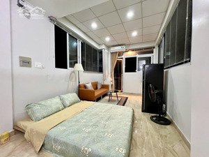 cho thuê studio ban công full nội thất quận 4 gần đh nguyễn tất thành