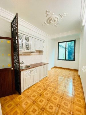 đống đa, tôn đức thắng 20m2, 5 tầng, giá chào 4.85 tỷ hàng bột. - lh giang 