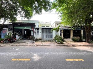 nhà phố mặt tiền nguyễn đình chiểu gần trường cấp 1.2.3 p. đông hòa dĩ an