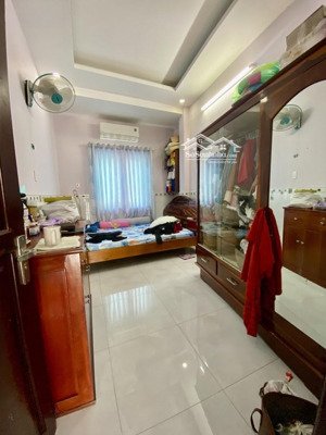 bán gấp nhà 2 tầng linh tây thủ đức 158m² _6.2x22 gần phạm văn đồng chỉ 6.8 tỷ ~ 40tr/m2 rẻ quá rẻ