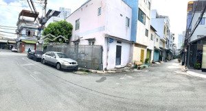 không bán nhà chỉ bán vị trí cho khách thích kinh doanh. nhà 3 mặt tiền phan anh tân phú.