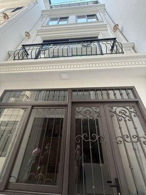 bán nhà tổ 4 phường cự khối, (nay thuộc phường long biên) 30m² x 4 tầng, ô tô 16 đỗ cổng.