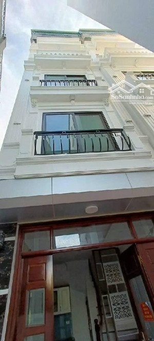 nhà mới kính koong thoáng sáng ô tô đỗ cửa nguyễn khoái, vh 30m² 5 tầng nhỉnh 5 tỷ