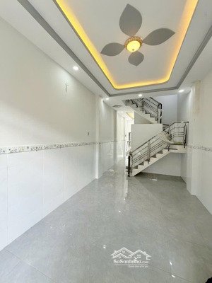 nhà mới âu cơ mua ở ngay- hẽm xe hơi - 46m2 - hoàn công đủ hết - sổ a4 - 5 tỷ tl