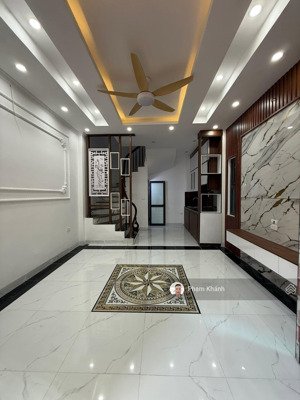 nhà la phù - lô góc - ô tô đỗ cổng - 36m2 5 tầng chỉ hơn 4 tỷ