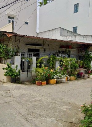 bán lô đất 3 mặt tiền ( ngang 8m) sát đường điện biên phủ- cách biển 300m