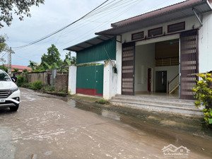 bán đất tặng nhà nhà mới xây tại trục liên xã xương lâm, lạng giang, 130m2 full thổ cư