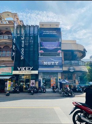 bán nhà mặt tiền đường nguyễn gia trí bình thạnh vị trí đẹp kd sầm uất đang cho thuê 90 triệu/tháng