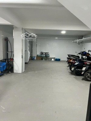 tòa chdv 25pn doanh thu gần 200 tr/ tháng chỉ 27,5 tỷ , ngang 10m đường nguyễn thái sơn hầm 5 tầng