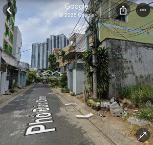 đất mặt đường phó đức chính- ngay vòng xoay ba làng- cách biển 100m- giá 75tr/m2