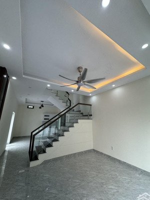 bán căn nhà 3 tầng độc lập xây mới thiên hương - thuỷ nguyên