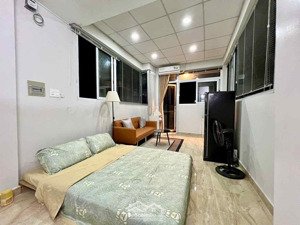 phòng cho thuê q4 nguyễn tất thành, thuận tiện đi q1 gần đh ntt, đh luật. vị trí đắc địa