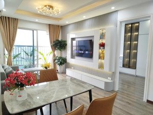chính chủ cần bán căn hộ 3 ngủ 2wc full nt đẹp lh 