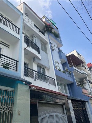 bán nhà gấp chủ giảm 500tr thích quảng đức, q pn, dt 49m2, hẻm xh 8m