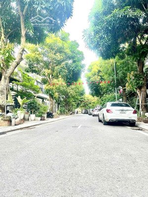 nhà đẹp la khê hà đông.dt 50m 7 tầng thang máy, kinh doanh,đường ô tô tránh giá nhỉnh 16 tỷ