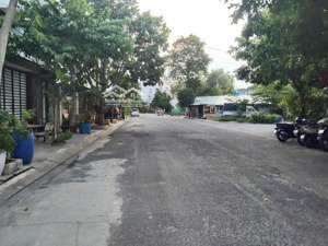 bán nhà kdc an sương 1 trệt 3 lầu đường dd7. diện tích: 4x20m đường 16m giá 9.6 tỷ tl