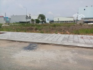 10x26 ngay tỉnh lộ 10 cách tphcm 100m, về bình tân 10p , tiện xây ở - kinh doanh - làm kho, giá tốt