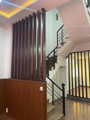 bán nhà phố đẹp mt chính hữu, 5 tầng, đang cho thuê với dòng tiền ổn định 60 tr/tháng