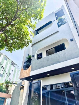 siêu phẩm nhà 3 tầng mới 100% trung tâm thanh khê - kiệt rộng thoáng - chỉ 4 tỷ x.