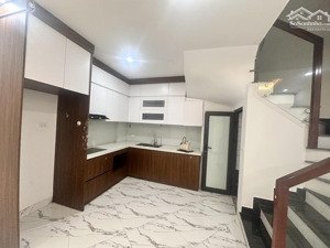 bán nhà riêng tại thạch bàn, 6,15 tỷ, 35m2, 4pn, 4wc, thiết kế hiện đại