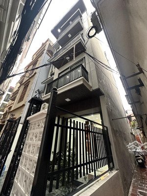 siêu phẩm nguyễn sơn- lô góc thang máy- oto tránh thông cách 10m- tiện ích bạt ngàn- sđcc- 70m 5t