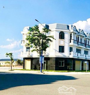 căn góc shophouse tại thăng long central city, 4,5 tỷ, 126m2, 3pn, 3wc lh 