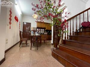 Cần tiền bán nhanh nhà Phân lô Lý Nam Đế giá 21.5 tỷ, 65m2, Ô tô đỗ.