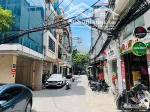 cần bán nhà phố ngọc khánh quận ba đình hà nội,dt 40m2 x7t, ngõ rộng ô tô đỗ cửa, có tháng máy