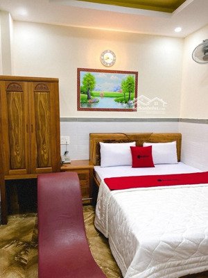 tân bình khu k300 bán k.sạn 7 tầng có hầm, thang máy, doanh thu 180tr/tháng,gpkd đầy đủ, có pccc.