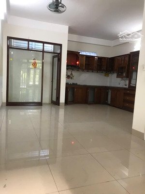 bán nhà 3 tầng đường 7.5m nguyễn xí gần trục chính lý thái tông. vị trí siêu đẹp. lh: 