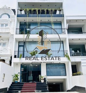 nhà đường lũy bán bích diện tích: 8x20m hầm 4 tầng có thang máy, cho thuê