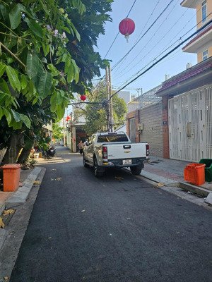 bán nhà mặt tiền đường số 62 thảo điền q2, chỉ nhỉnh 200 tr/m2 có kết cấu