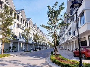 bán liền kề đường 12m khu đông dương dự án hinode royal park. dt 100m2 giá 15,9 tỷ. lh: 