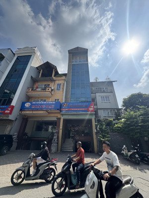 tòa văn phòng 2 thoáng - mặt phố hoàng ngân - vỉa hè đỗ 2 ôtô- vừa ở vừa kinh doanh- 90m2- 42.5 tỷ