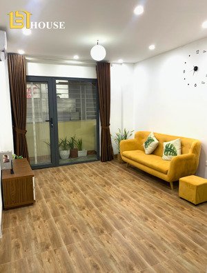 cho thuê 1n1k 45m2 - ô tô đỗ cửa 279 đội cấn - ba đình