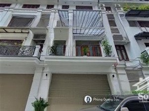 bán nhà ngõ 193 trung kính dt: 105m2 x 5t mt: 5m. đường ô tô tránh ( giá bán 31,9 tỷ)